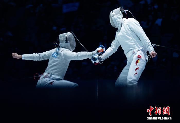 山东选手魏振浩力克港队夺金 香港创佩剑项目最