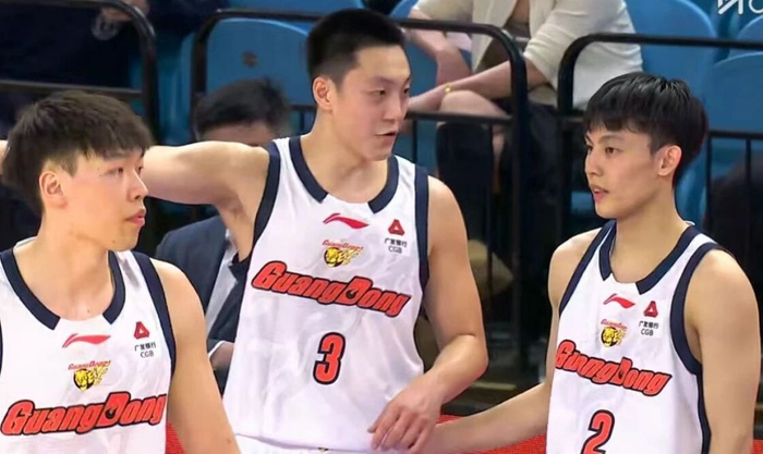 广东男篮大胜四川终结连