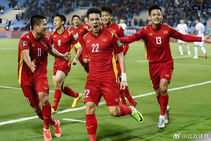国足系列赛首胜引热议 新人崛起与段刘愚落选引