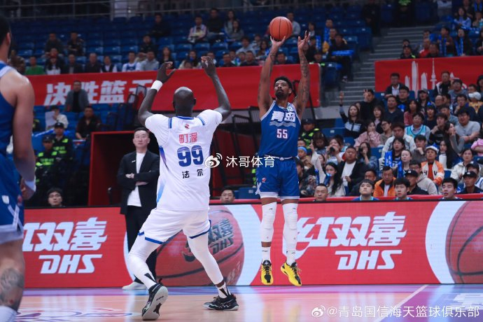 青岛男篮主场险胜宁波终结四连败