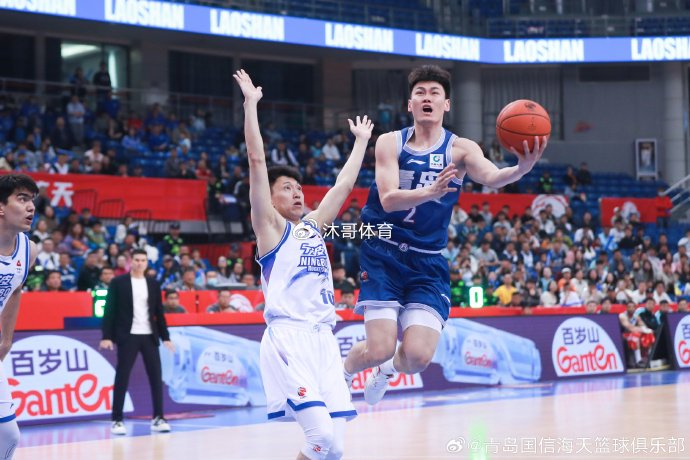 青岛男篮主场险胜宁波终结四连败